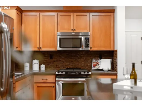 9492 NW Harvest Hill Drive Portland OR 97229
