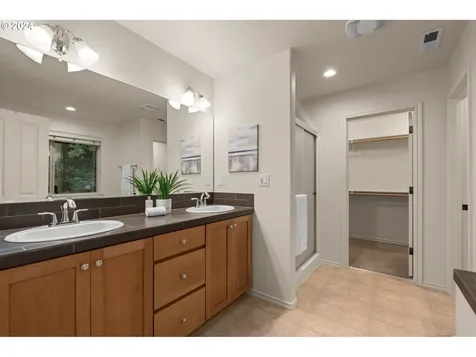 9492 NW Harvest Hill Drive Portland OR 97229