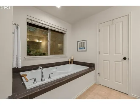9492 NW Harvest Hill Drive Portland OR 97229