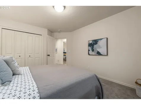 9492 NW Harvest Hill Drive Portland OR 97229