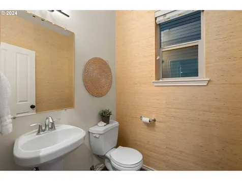 9492 NW Harvest Hill Drive Portland OR 97229