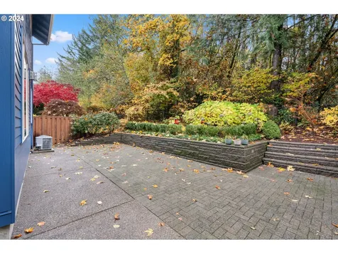 9492 NW Harvest Hill Drive Portland OR 97229