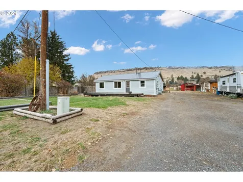2617 SE Paulina Highway Prineville OR 97754