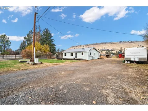 2617 SE Paulina Highway Prineville OR 97754