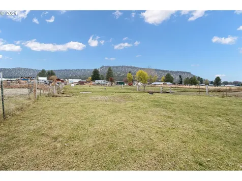 2617 SE Paulina Highway Prineville OR 97754