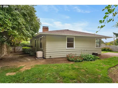 7021 SW 2nd Avenue Portland OR 97219