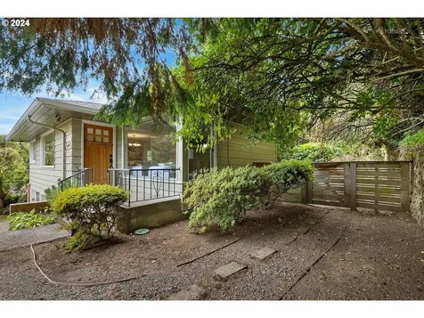 7021 SW 2nd Avenue Portland OR 97219