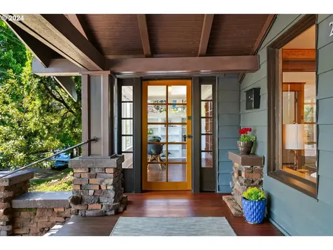 2887 Se Franklin Street Portland OR 97202