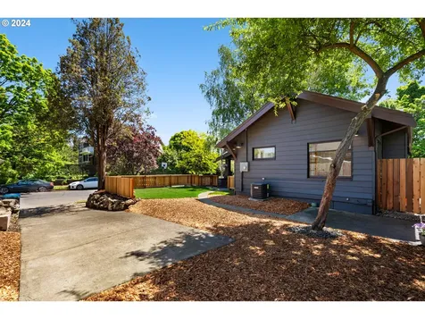 2887 Se Franklin Street Portland OR 97202