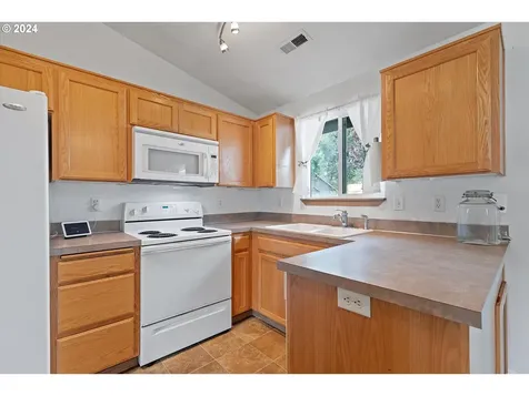 6995 2nd Street SE Turner OR 97392