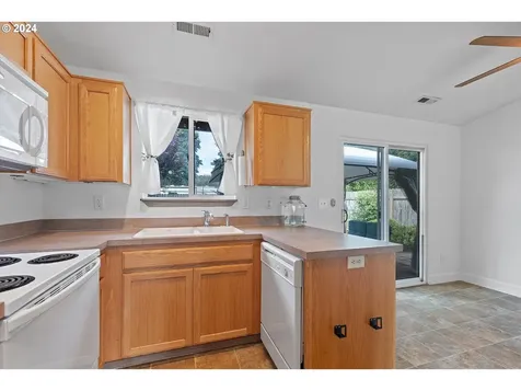 6995 2nd Street SE Turner OR 97392