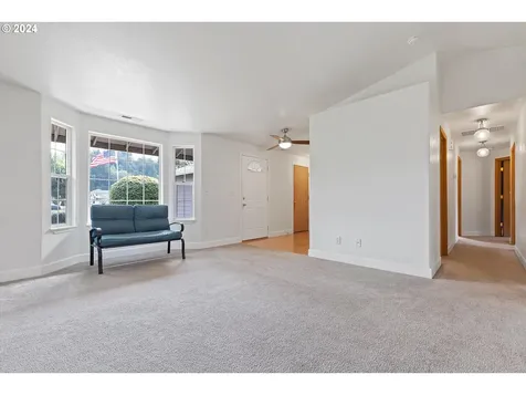 6995 2nd Street SE Turner OR 97392