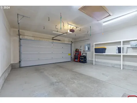 6995 2nd Street SE Turner OR 97392