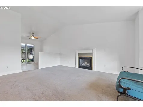 6995 2nd Street SE Turner OR 97392