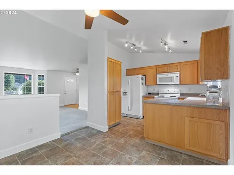 6995 2nd Street SE Turner OR 97392