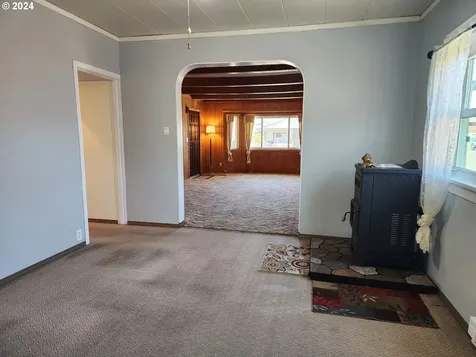 912 Fir Avenue Reedsport OR 97467