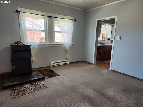 912 Fir Avenue Reedsport OR 97467
