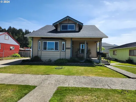 912 Fir Avenue Reedsport OR 97467