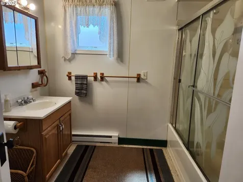 912 Fir Avenue Reedsport OR 97467