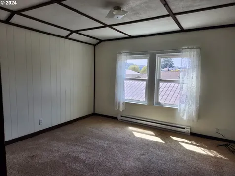 912 Fir Avenue Reedsport OR 97467