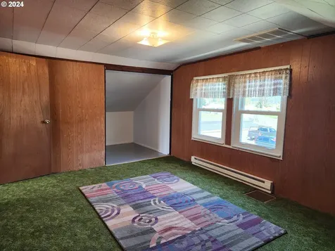 912 Fir Avenue Reedsport OR 97467