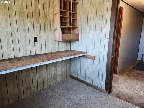 912 Fir Avenue Reedsport OR 97467