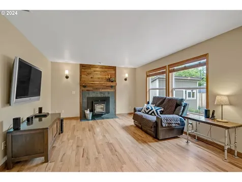 19863 Castleberry Loop Oregon City OR 97045