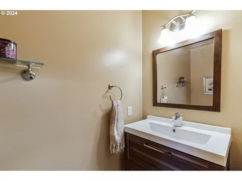 19863 Castleberry Loop Oregon City OR 97045