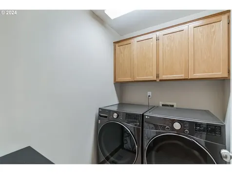 19863 Castleberry Loop Oregon City OR 97045