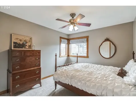 19863 Castleberry Loop Oregon City OR 97045