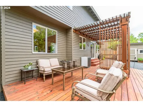19863 Castleberry Loop Oregon City OR 97045
