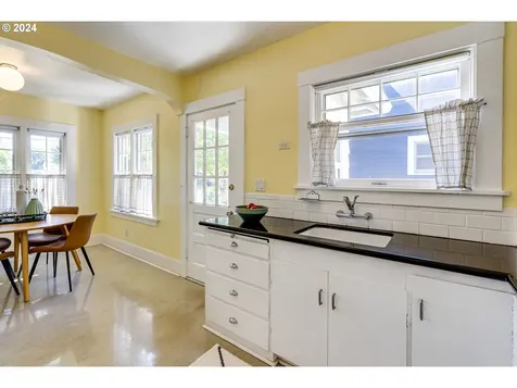 3135 Ne 25th Avenue Portland OR 97212