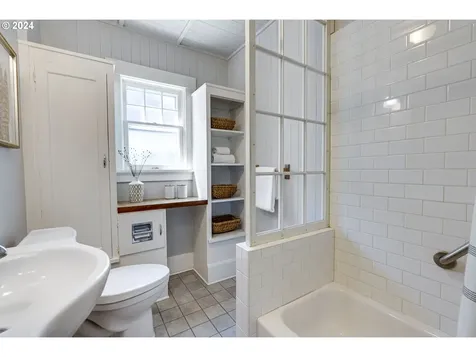 3135 Ne 25th Avenue Portland OR 97212