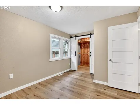 8944 N Clarendon Avenue Portland OR 97203