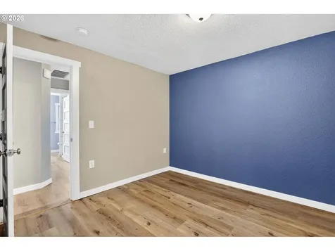 8944 N Clarendon Avenue Portland OR 97203