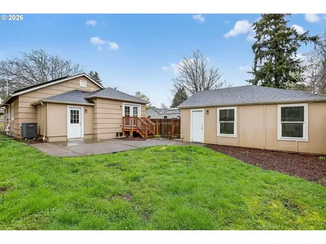 8944 N Clarendon Avenue Portland OR 97203