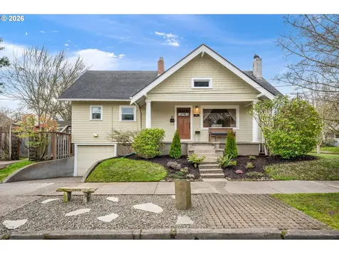 2106 SE Knapp Street Portland OR 97202