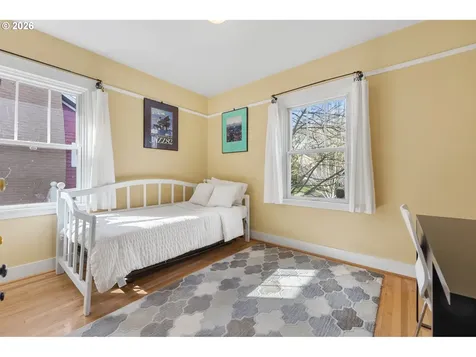 2106 SE Knapp Street Portland OR 97202