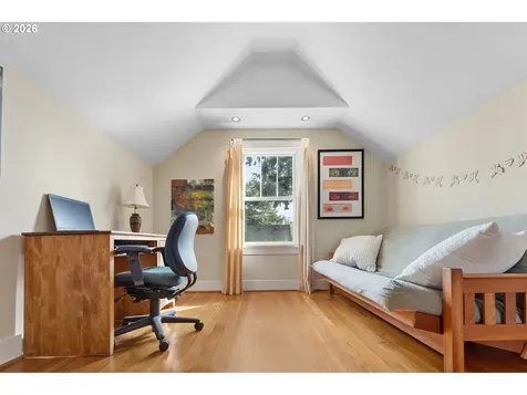 2106 SE Knapp Street Portland OR 97202