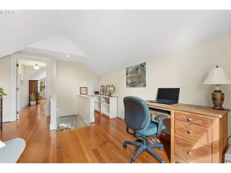 2106 SE Knapp Street Portland OR 97202