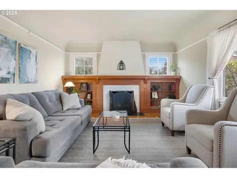 2106 SE Knapp Street Portland OR 97202