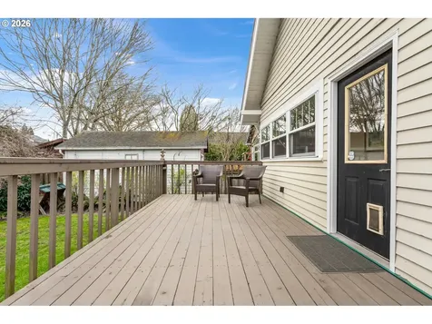 2106 SE Knapp Street Portland OR 97202