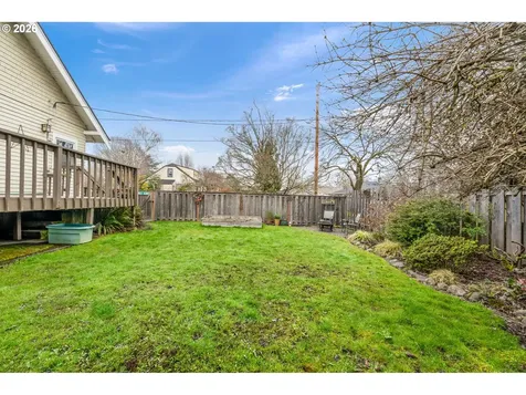 2106 SE Knapp Street Portland OR 97202