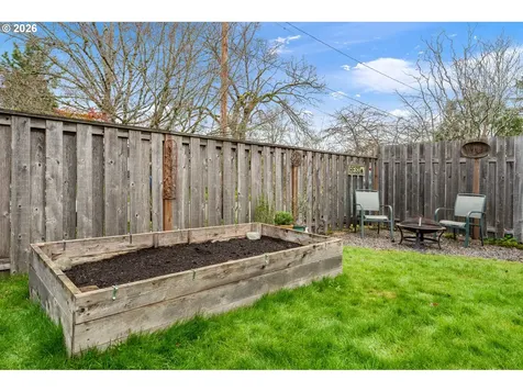 2106 SE Knapp Street Portland OR 97202