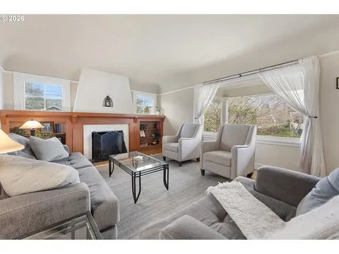 2106 SE Knapp Street Portland OR 97202
