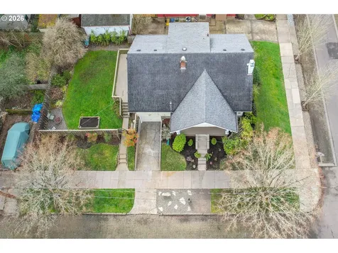2106 SE Knapp Street Portland OR 97202