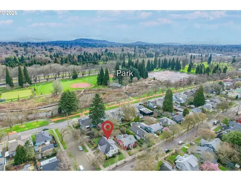 2106 SE Knapp Street Portland OR 97202