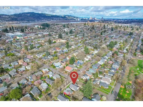 2106 SE Knapp Street Portland OR 97202