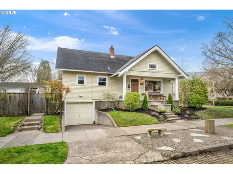 2106 SE Knapp Street Portland OR 97202