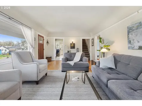 2106 SE Knapp Street Portland OR 97202